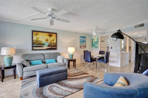 Condo in Sunrise, Florida, 2 bedrooms  № 1223037 - photo 9