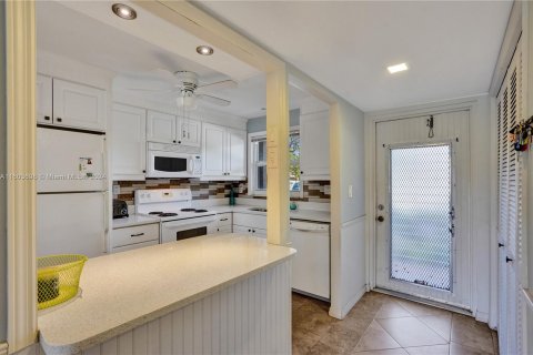 Copropriété à vendre à Sunrise, Floride: 2 chambres, 78.97 m2 № 1223037 - photo 13