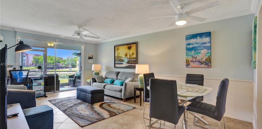 Condominio en Sunrise, Florida, 2 dormitorios  № 1223037