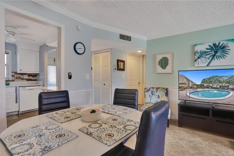 Condo in Sunrise, Florida, 2 bedrooms  № 1223037 - photo 10