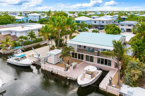 Casa en venta en Key Largo, Florida, 4 dormitorios, 283.17 m2 № 809170 - foto 1
