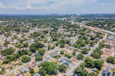 Casa en venta en Saint Petersburg, Florida, 4 dormitorios, 173.26 m2 № 1378271 - foto 8