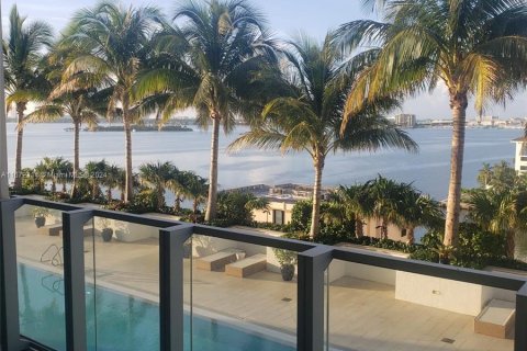 Copropriété à vendre à Miami, Floride: 1 chambre, 87.7 m2 № 1394827 - photo 1