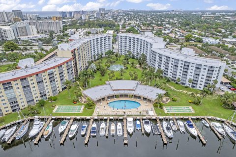 Copropriété à vendre à Pompano Beach, Floride: 2 chambres, 91.04 m2 № 1229299 - photo 1