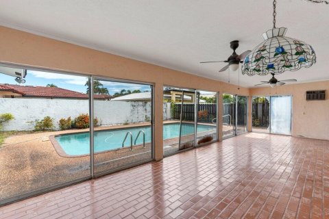 Casa en venta en Fort Lauderdale, Florida, 3 dormitorios, 215.81 m2 № 1229300 - foto 28