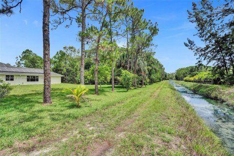 House in Loxahatchee Groves, Florida 4 bedrooms, 289.3 sq.m. № 1233626 - photo 17