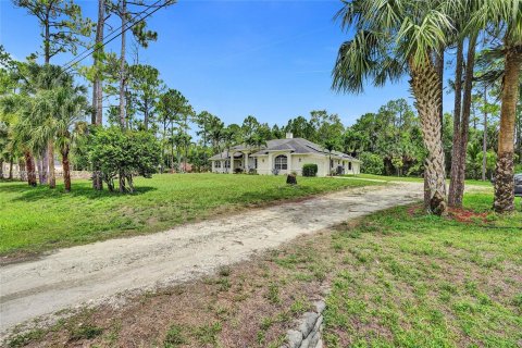 House in Loxahatchee Groves, Florida 4 bedrooms, 289.3 sq.m. № 1233626 - photo 15