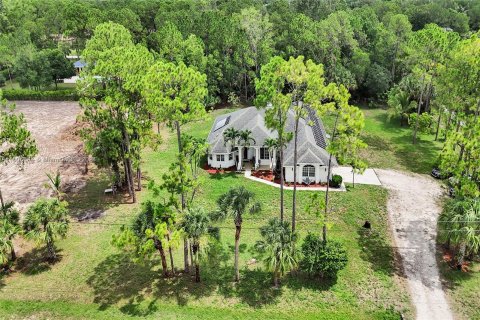 House in Loxahatchee Groves, Florida 4 bedrooms, 289.3 sq.m. № 1233626 - photo 9