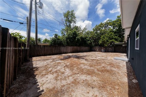 Casa en venta en Miami, Florida, 4 dormitorios, 137.31 m2 № 1365441 - foto 18