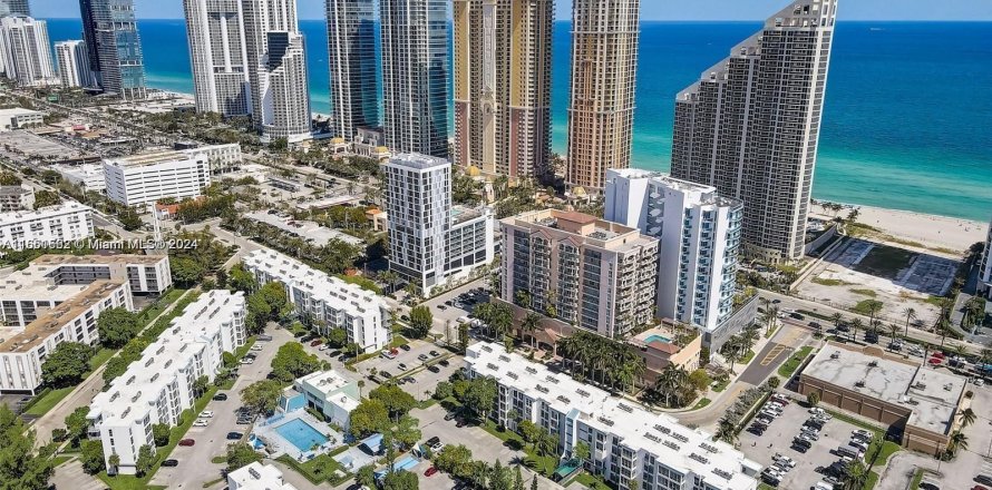 Condo à Sunny Isles Beach, Floride, 1 chambre  № 1369139