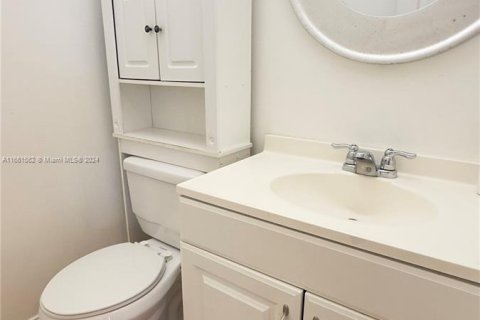 Condo in Sunny Isles Beach, Florida, 1 bedroom  № 1369139 - photo 10