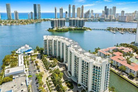 Condominio en venta en Aventura, Florida, 2 dormitorios, 195.37 m2 № 1270832 - foto 27