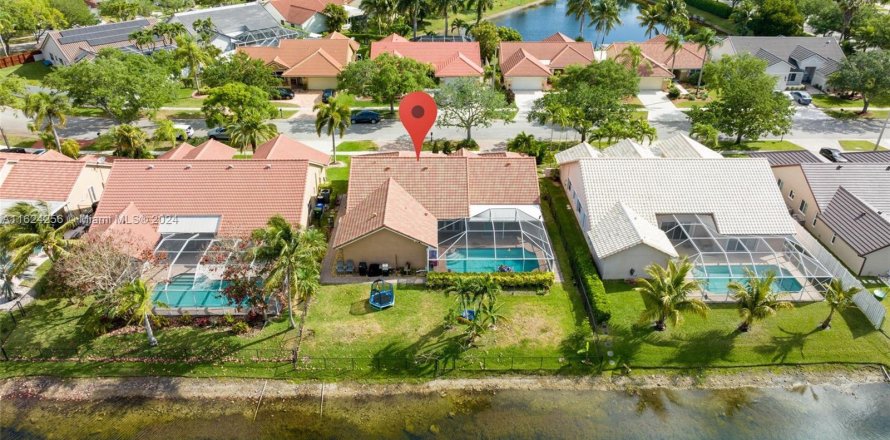 Villa ou maison à Pembroke Pines, Floride 4 chambres, 216.65 m2 № 1270874