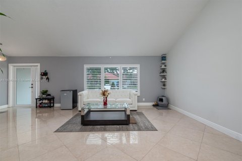 Villa ou maison à vendre à Pembroke Pines, Floride: 4 chambres, 216.65 m2 № 1270874 - photo 22