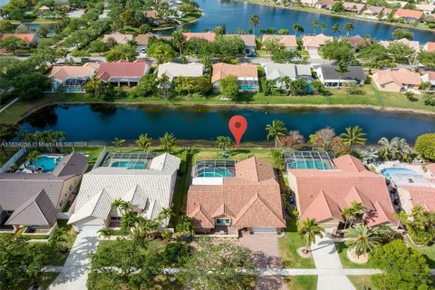 Villa ou maison à vendre à Pembroke Pines, Floride: 4 chambres, 216.65 m2 № 1270874 - photo 7