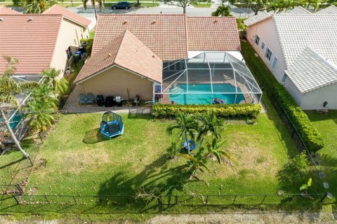 Villa ou maison à vendre à Pembroke Pines, Floride: 4 chambres, 216.65 m2 № 1270874 - photo 3