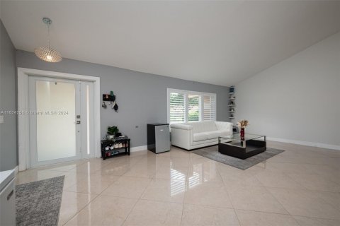 Villa ou maison à vendre à Pembroke Pines, Floride: 4 chambres, 216.65 m2 № 1270874 - photo 21