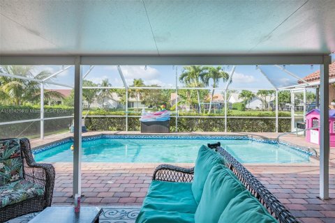 Villa ou maison à vendre à Pembroke Pines, Floride: 4 chambres, 216.65 m2 № 1270874 - photo 15