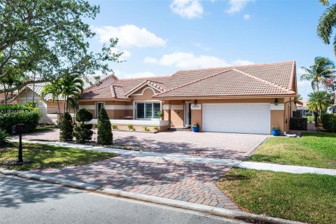 Villa ou maison à vendre à Pembroke Pines, Floride: 4 chambres, 216.65 m2 № 1270874 - photo 9