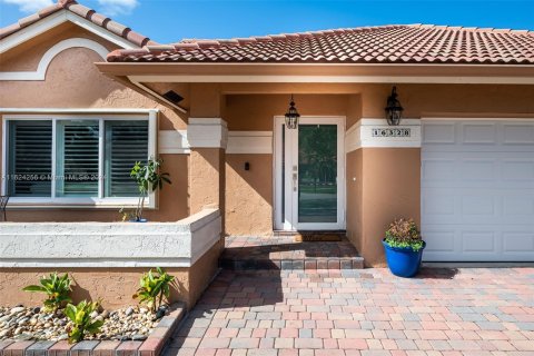 Casa en venta en Pembroke Pines, Florida, 4 dormitorios, 216.65 m2 № 1270874 - foto 14