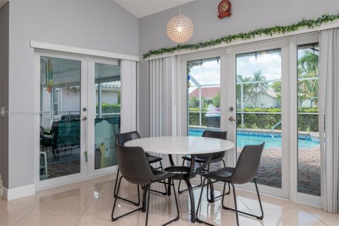 Villa ou maison à vendre à Pembroke Pines, Floride: 4 chambres, 216.65 m2 № 1270874 - photo 27