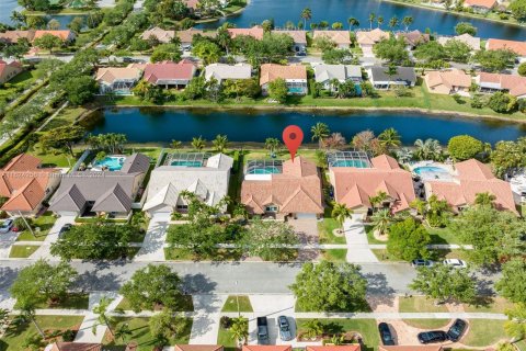 Villa ou maison à vendre à Pembroke Pines, Floride: 4 chambres, 216.65 m2 № 1270874 - photo 6