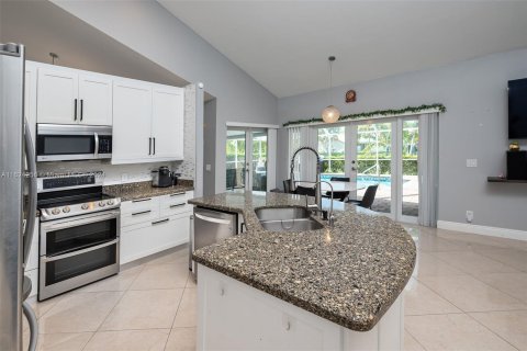 Villa ou maison à vendre à Pembroke Pines, Floride: 4 chambres, 216.65 m2 № 1270874 - photo 26