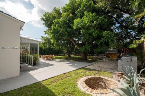 House in Miami Shores, Florida 2 bedrooms, 96.06 sq.m. № 1270872 - photo 18