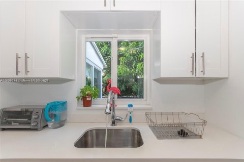 Casa en venta en Miami Shores, Florida, 2 dormitorios, 96.06 m2 № 1270872 - foto 10