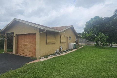 Casa en venta en Tamarac, Florida, 3 dormitorios, 126.9 m2 № 1328849 - foto 24