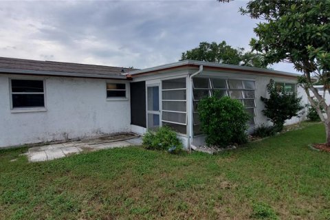 Villa ou maison à vendre à New Port Richey, Floride: 2 chambres, 120.49 m2 № 1364759 - photo 15