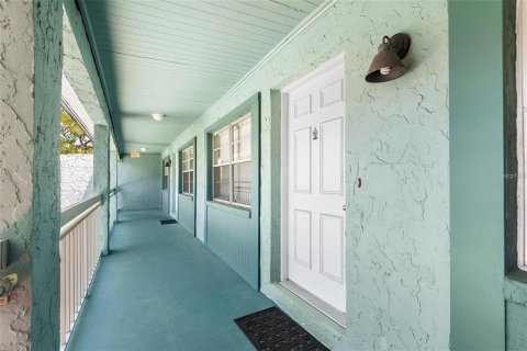 Apartment in Gulfport, Florida 2 bedrooms, 66.15 sq.m. № 1364793 - photo 1