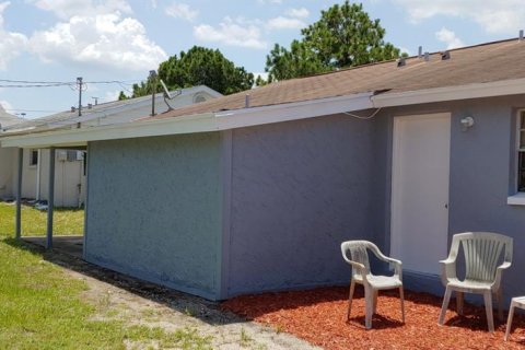 Propiedad comercial en venta en New Port Richey, Florida, 126.35 m2 № 1255524 - foto 3