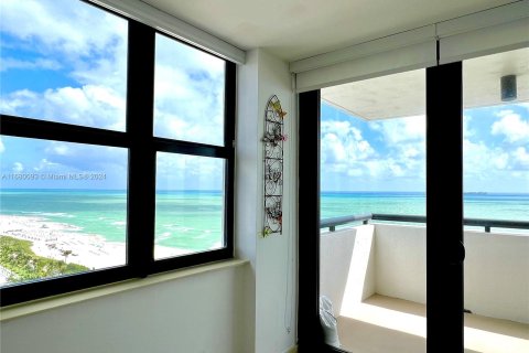 Condominio en venta en Miami Beach, Florida, 2 dormitorios, 93.37 m2 № 1423141 - foto 2