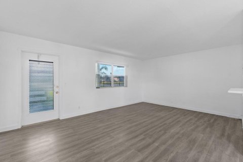 Condominio en venta en Delray Beach, Florida, 1 dormitorio, 66.89 m2 № 837537 - foto 17