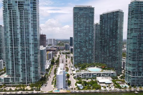 Condominio en venta en Miami, Florida, 1 dormitorio, 83.43 m2 № 1431369 - foto 20