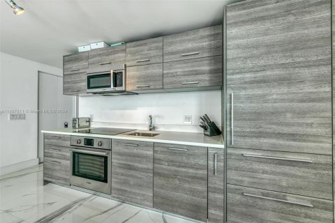 Condominio en venta en Miami, Florida, 1 dormitorio, 83.43 m2 № 1431369 - foto 7