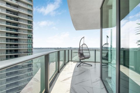 Condominio en venta en Miami, Florida, 1 dormitorio, 83.43 m2 № 1431369 - foto 2