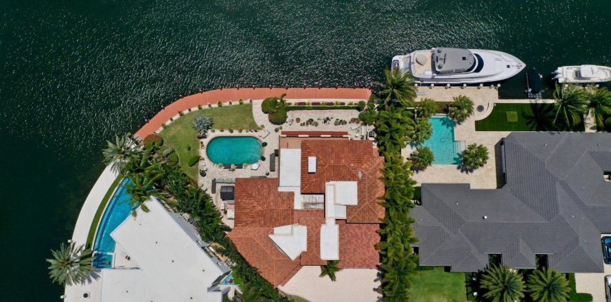 Villa ou maison à Lighthouse Point, Floride 5 chambres, 467.95 m2 № 1101086