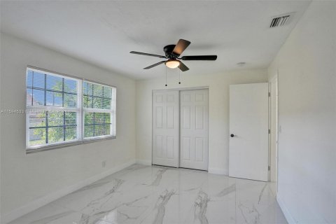 Propiedad comercial en venta en West Palm Beach, Florida, 208.84 m2 № 1187157 - foto 20