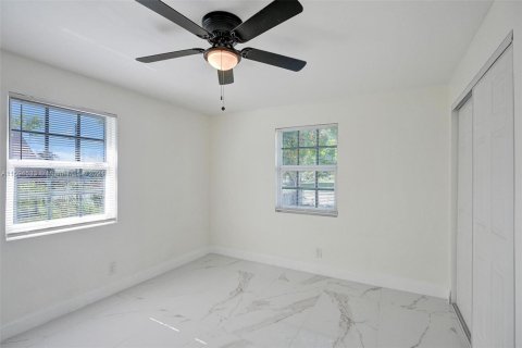 Propiedad comercial en venta en West Palm Beach, Florida, 208.84 m2 № 1187157 - foto 25