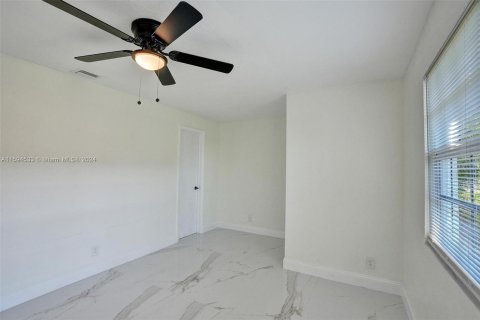 Propiedad comercial en venta en West Palm Beach, Florida, 208.84 m2 № 1187157 - foto 19