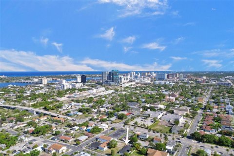 Propiedad comercial en venta en West Palm Beach, Florida, 208.84 m2 № 1187157 - foto 10