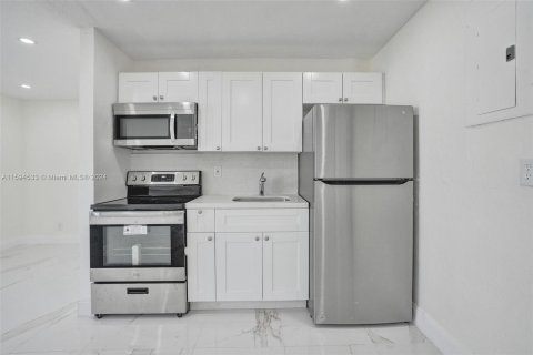 Immobilier commercial à vendre à West Palm Beach, Floride: 208.84 m2 № 1187157 - photo 17