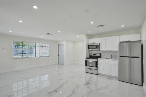 Propiedad comercial en venta en West Palm Beach, Florida, 208.84 m2 № 1187157 - foto 29