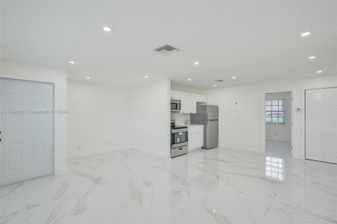 Immobilier commercial à vendre à West Palm Beach, Floride: 208.84 m2 № 1187157 - photo 15