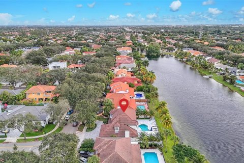 Casa en venta en Miami Lakes, Florida, 6 dormitorios, 332.59 m2 № 924316 - foto 5