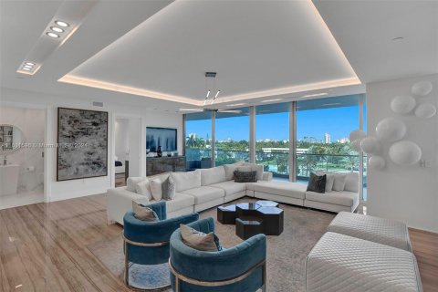 Condominio en venta en Bal Harbour, Florida, 3 dormitorios, 276.01 m2 № 1233678 - foto 6