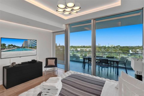 Condominio en venta en Bal Harbour, Florida, 3 dormitorios, 276.01 m2 № 1233678 - foto 18