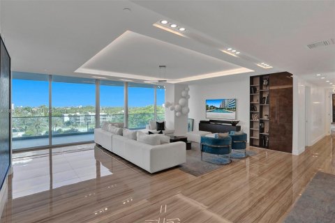 Condominio en venta en Bal Harbour, Florida, 3 dormitorios, 276.01 m2 № 1233678 - foto 4